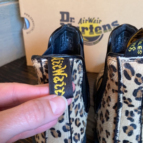 NWT Dr Martens Chelsea Boots In Flora Leopard - Picture 12 of 17